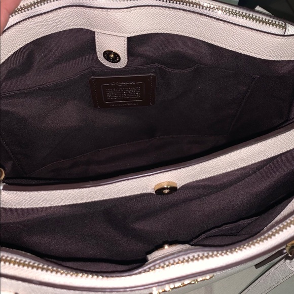 Coach Christie Carryall in Crossgrain Leather - Picture 8 of 11